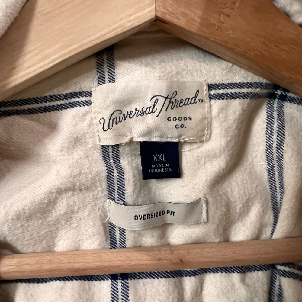 Universal Thread Oversized Plaid Button-Up Shirt … - image 2